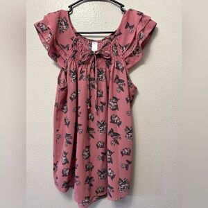 Cute no wrinkle blouse.